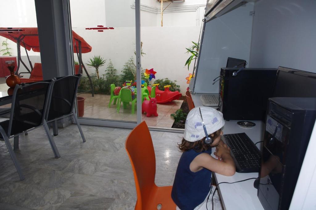 הרסוניסוס Klery Studios מראה חיצוני תמונה